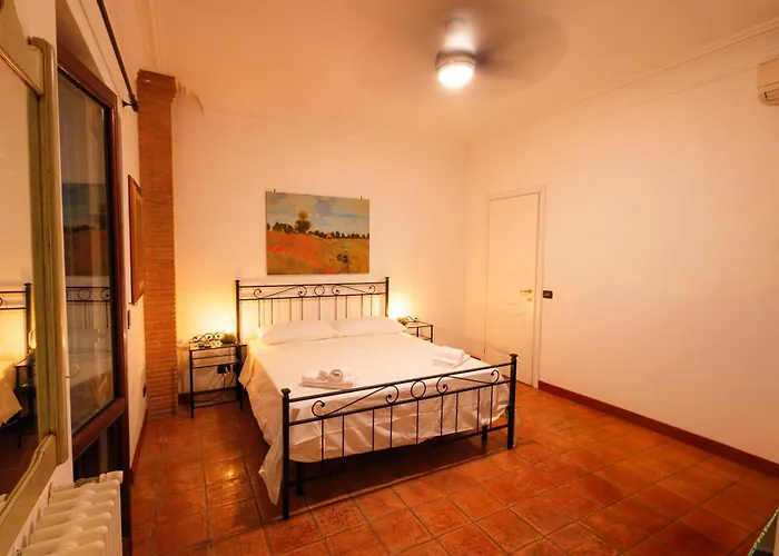 Guest house Villa Aureliana Quiet Villa With Pool Near The Vatican Rome