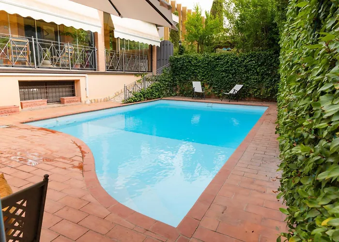 Guest house Villa Aureliana Quiet Villa With Pool Near The Vatican 4*